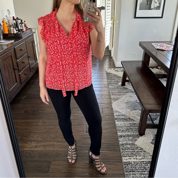 Pleione Ruffled Floral Red and White Size Small - Picture 1 of 14